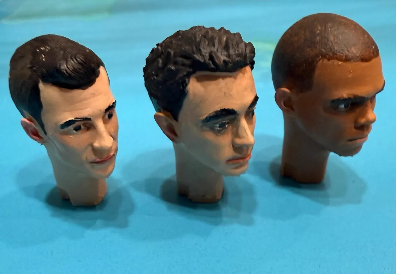 Custom painted 3D printed figurine heads